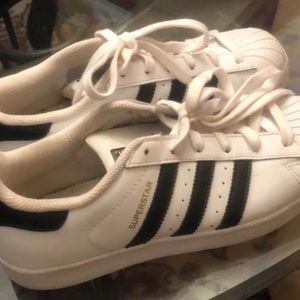 Adidas Superstar size 5 1/2
